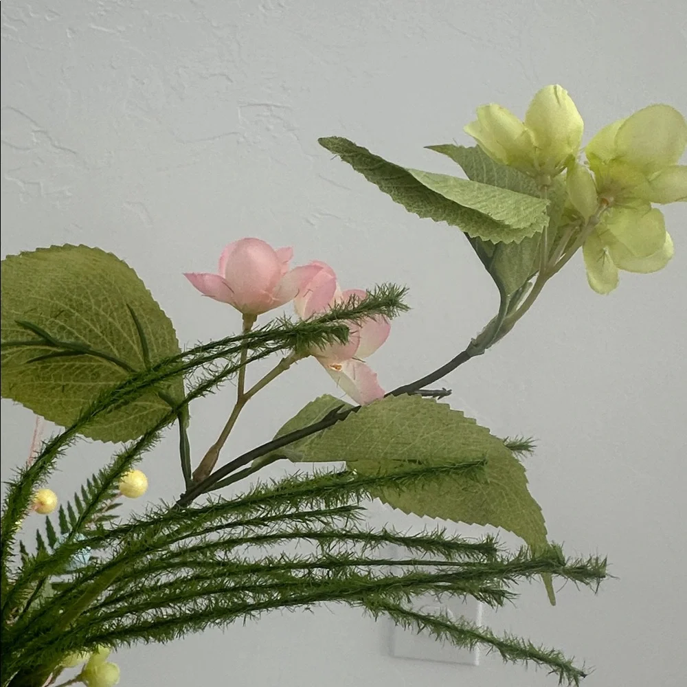 🌸NEW Easter Artificial Floral Arrangement with Yellow and Pink Accents.